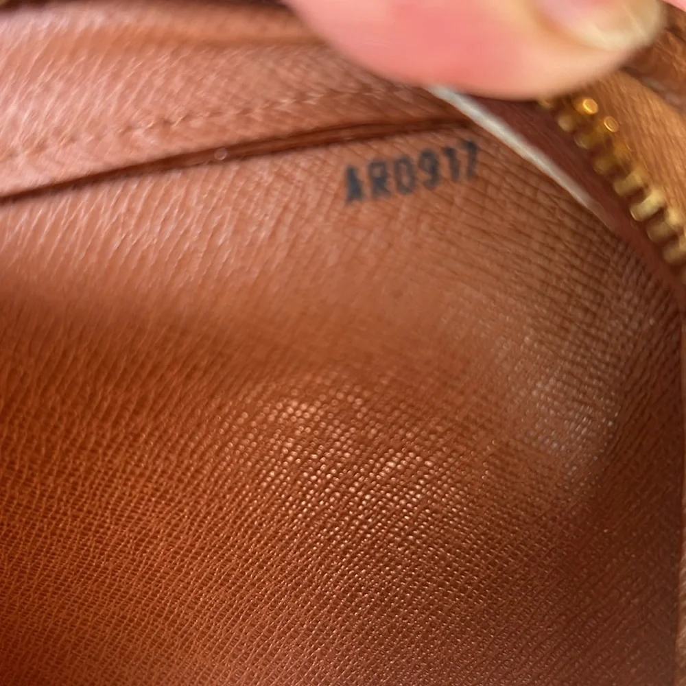 Louis Vuitton LOUIS VUITTON Clutch